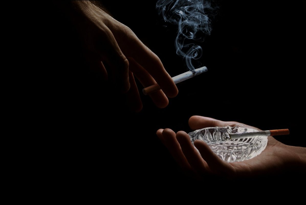 découvrez notre gamme d'ashtrays élégants et fonctionnels, conçus pour embellir votre espace tout en offrant une solution pratique pour vos besoins. que vous recherchiez un modèle moderne, classique ou respectueux de l'environnement, trouvez l'ashtray parfait pour compléter votre décoration intérieure ou extérieure.